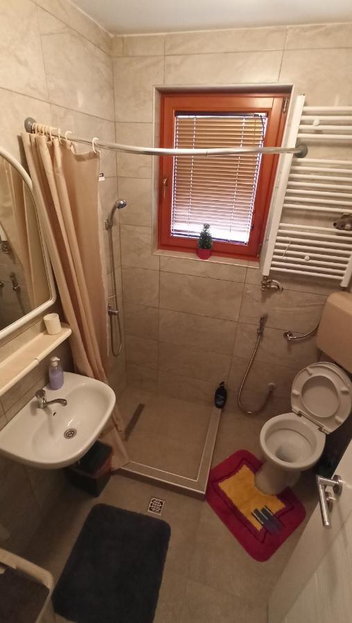 Cozy Room With A Balcony Sarajevo Ngoại thất bức ảnh